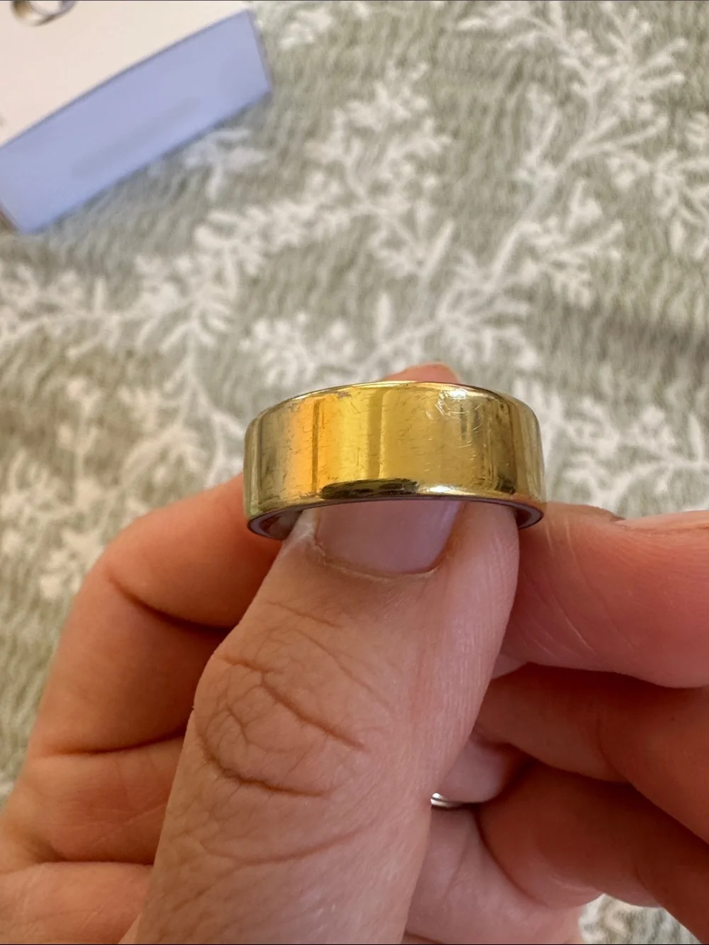 Oura Ring 4 Gold Size 8